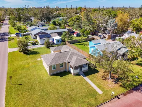 1725 56th St S, Gulfport, FL 33707