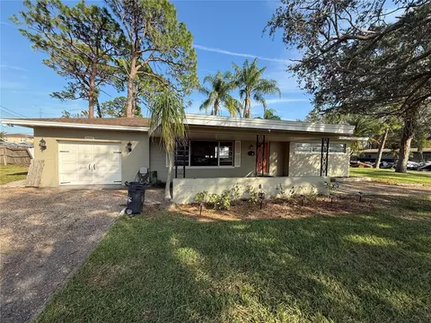 8901 Bay St NE, Saint Petersburg, FL 33702