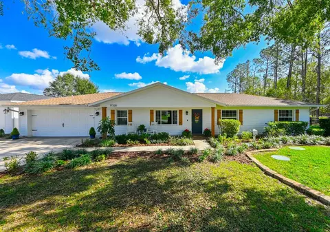 17320 Raintree Rd, Lutz, FL 33558