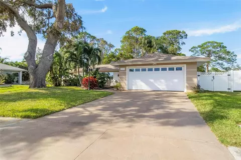 7598 132nd St, Seminole, FL 33776