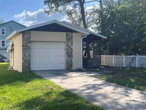218 47th Ave N, Saint Petersburg, FL 33703