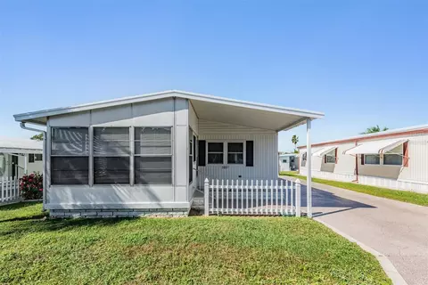 7027 El Meyers St, Zephyrhills, FL 33541