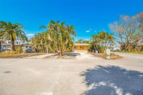 184 175th Ave E, Redington Shores, FL 33708
