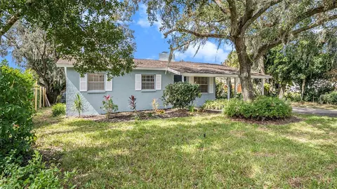 9904 N Pawnee Ave, Tampa, FL 33617