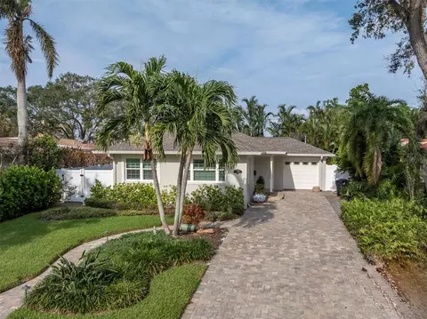 1212 Brightwaters Blvd NE, Saint Petersburg, FL 33704