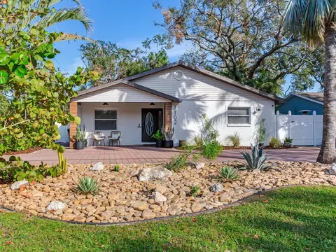 7102 S Shamrock Rd, Tampa, FL 33616