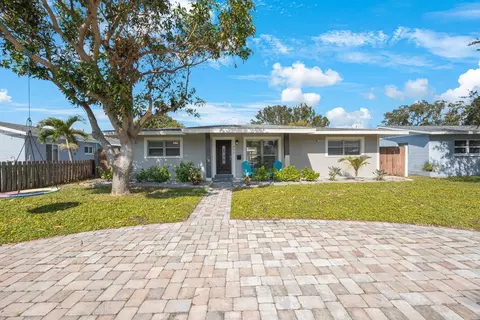 573 41st Ave NE, Saint Petersburg, FL 33703