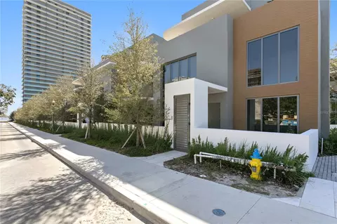 3020 W Santiago St #8, Tampa, FL 33629
