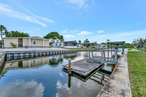 143 E Saint Annes Cir, Apollo Beach, FL 33572 photo 1
