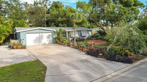 351 Barbara Cir, Belleair, FL 33756