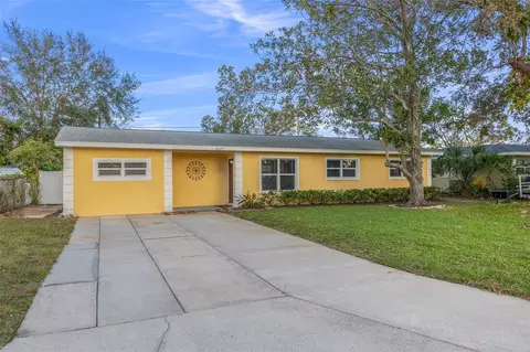 7295 17th St N, Saint Petersburg, FL 33702