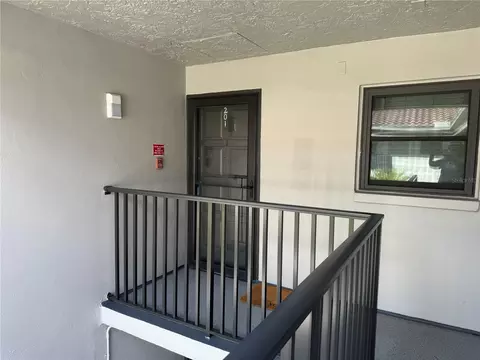 2650 Countryside Blvd #E201, Clearwater, FL 33761