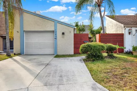 12809 Settlers Dr, Hudson, FL 34667