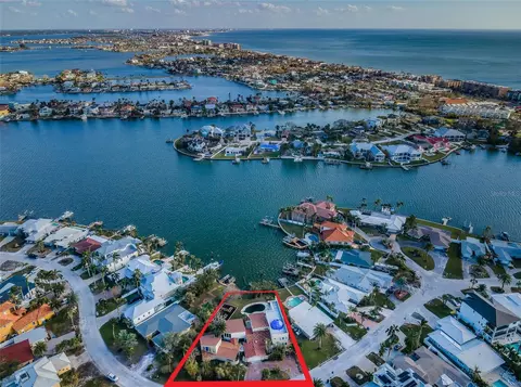 351 Bath Club Blvd N, North Redington Beach, FL 33708