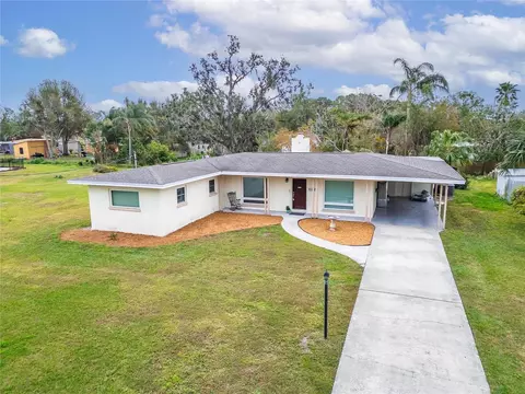218 6th Ave SW, Ruskin, FL 33570