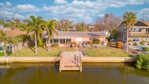 1351 Sea Gull Dr S, Saint Petersburg, FL 33707