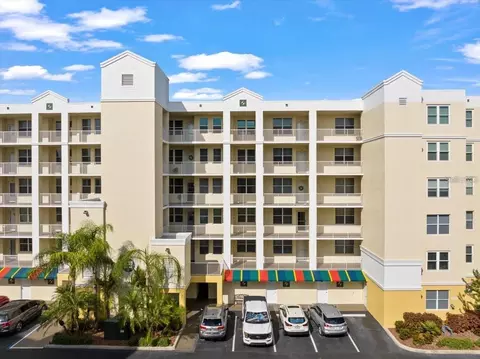 1200 Country Club Dr #4504, Largo, FL 33771