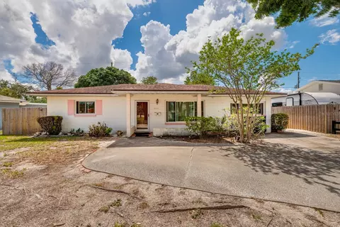 8950 3rd St N, Saint Petersburg, FL 33702