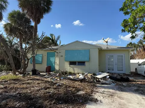 519 79th Ave, Saint Pete Beach, FL 33706