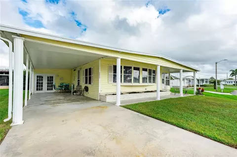36635 Strand Dr, Zephyrhills, FL 33542