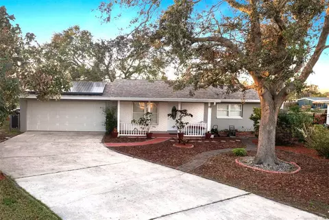8548 120th St, Seminole, FL 33772