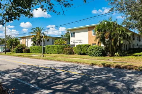 525 9th Ave N #24, Saint Petersburg, FL 33701