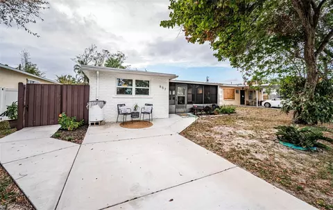 657 Gray St S, Saint Petersburg, FL 33707