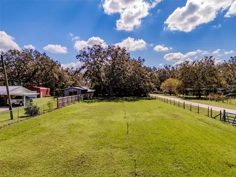 3202 Glover Farm Rd, Plant City, FL 33565