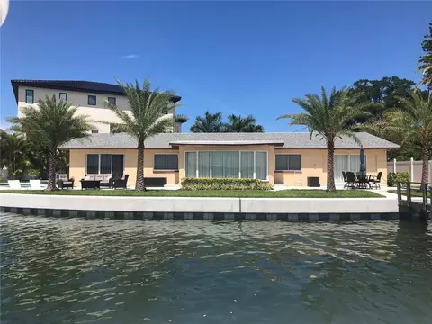 239 Punta Vista Dr, Saint Pete Beach, FL 33706