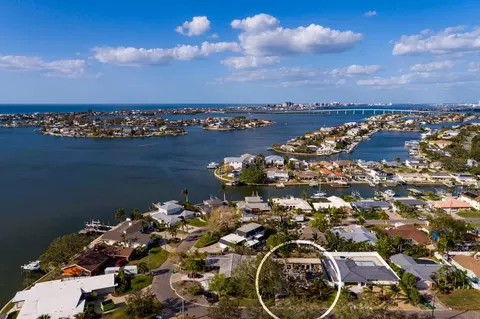 4547 Clearwater Harbor Dr S, Largo, FL 33770