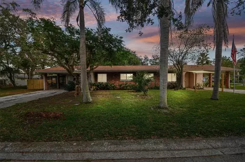 1573 Pine St, Largo, FL 33770