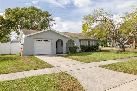 12520 Cumberland Dr, Largo, FL 33773