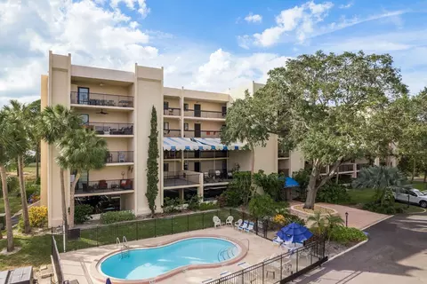 102 Tarpon Pt #102, Tarpon Springs, FL 34689