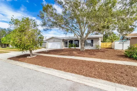 10889 Hammock Dr, Largo, FL 33774