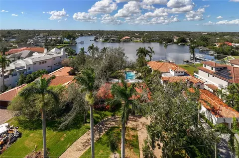 490 Coffee Pot Riviera NE, Saint Petersburg, FL 33704