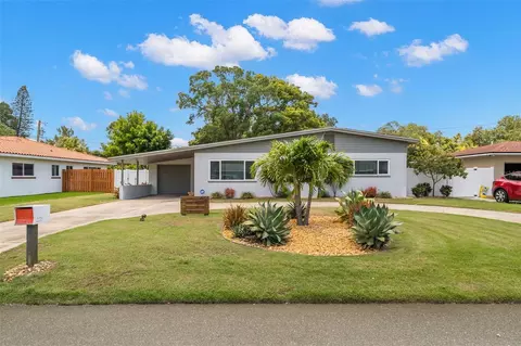 2218 Premier Dr S, Gulfport, FL 33707