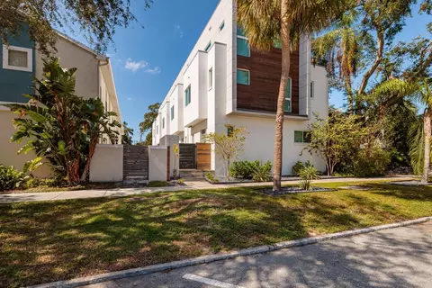 357 7th St S, Saint Petersburg, FL 33701
