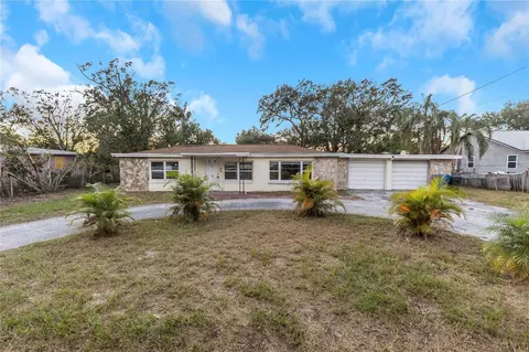 615 16th St NW, Largo, FL 33770