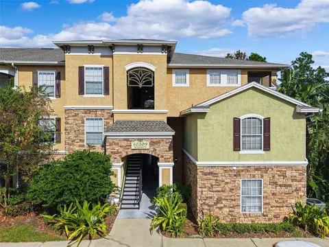 10209 Courtney Palms Blvd #204, Tampa, FL 33619