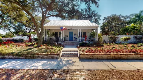 429 Woodlawn Ave, Belleair, FL 33756