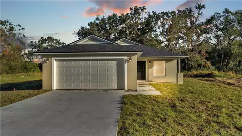 443 6th St SE, Fort Meade, FL 33841
