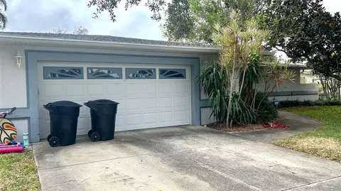 386 Bayview Dr NE, Saint Petersburg, FL 33704