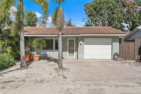 106 88th Ave, Treasure Island, FL 33706