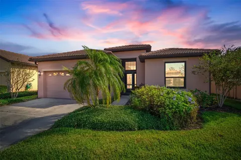 306 Silver Falls Dr, Apollo Beach, FL 33572
