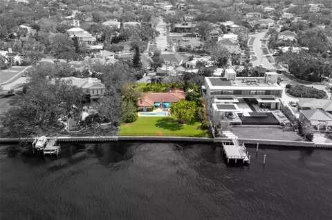 306 Blanca Ln, Tampa, FL 33606