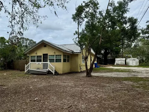 210 4th Ave SE, Ruskin, FL 33570