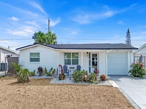 1132 Clairborne St, Holiday, FL 34690