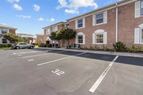 3970 37th St S #14, Saint Petersburg, FL 33711