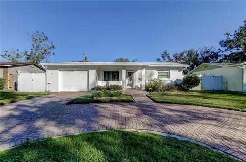 8495 109th St, Seminole, FL 33772