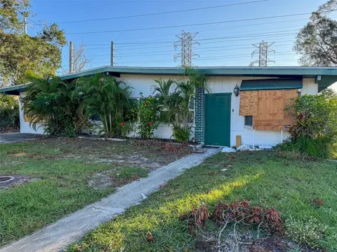 305 Country Club Dr, Oldsmar, FL 34677